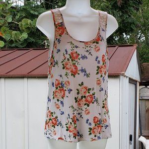 Forever 21 ADORABLE Lace Top Tanktop